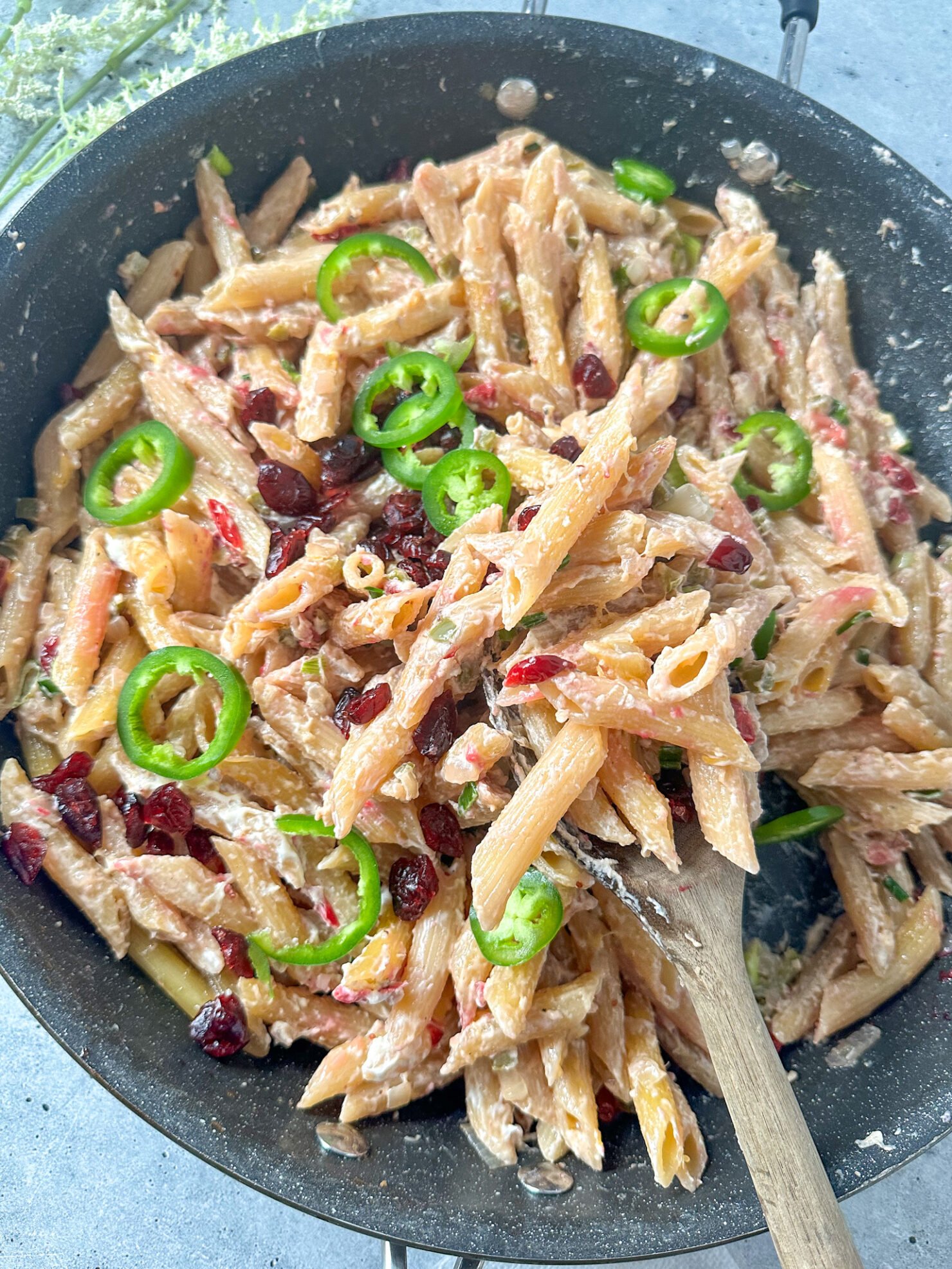 Creamy Cranberry and Jalapeño Pasta (Easy OneSkillet Meal!) The